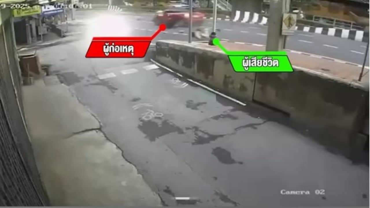 Водитель Mini Cooper в Бангкоке скрылся после наезда на мотоцикл, 1 человек погиб (видео)